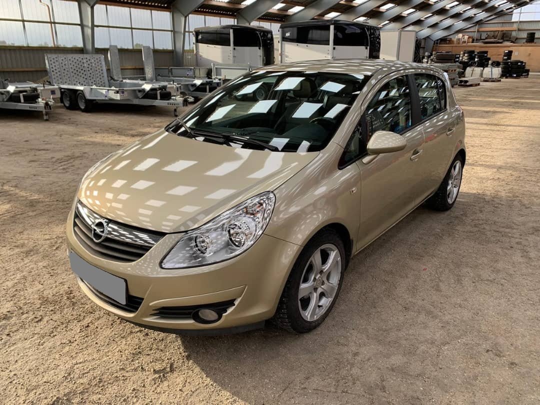 Corsa 1,4 Cosmo Automat