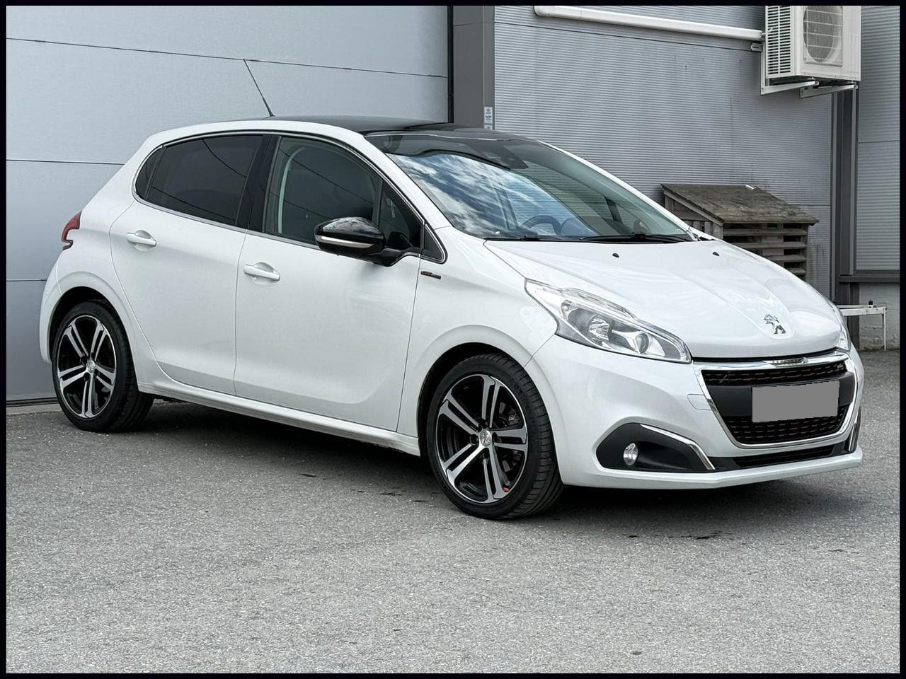 208 110 ch/ GT Line/ Navigation/ automatique